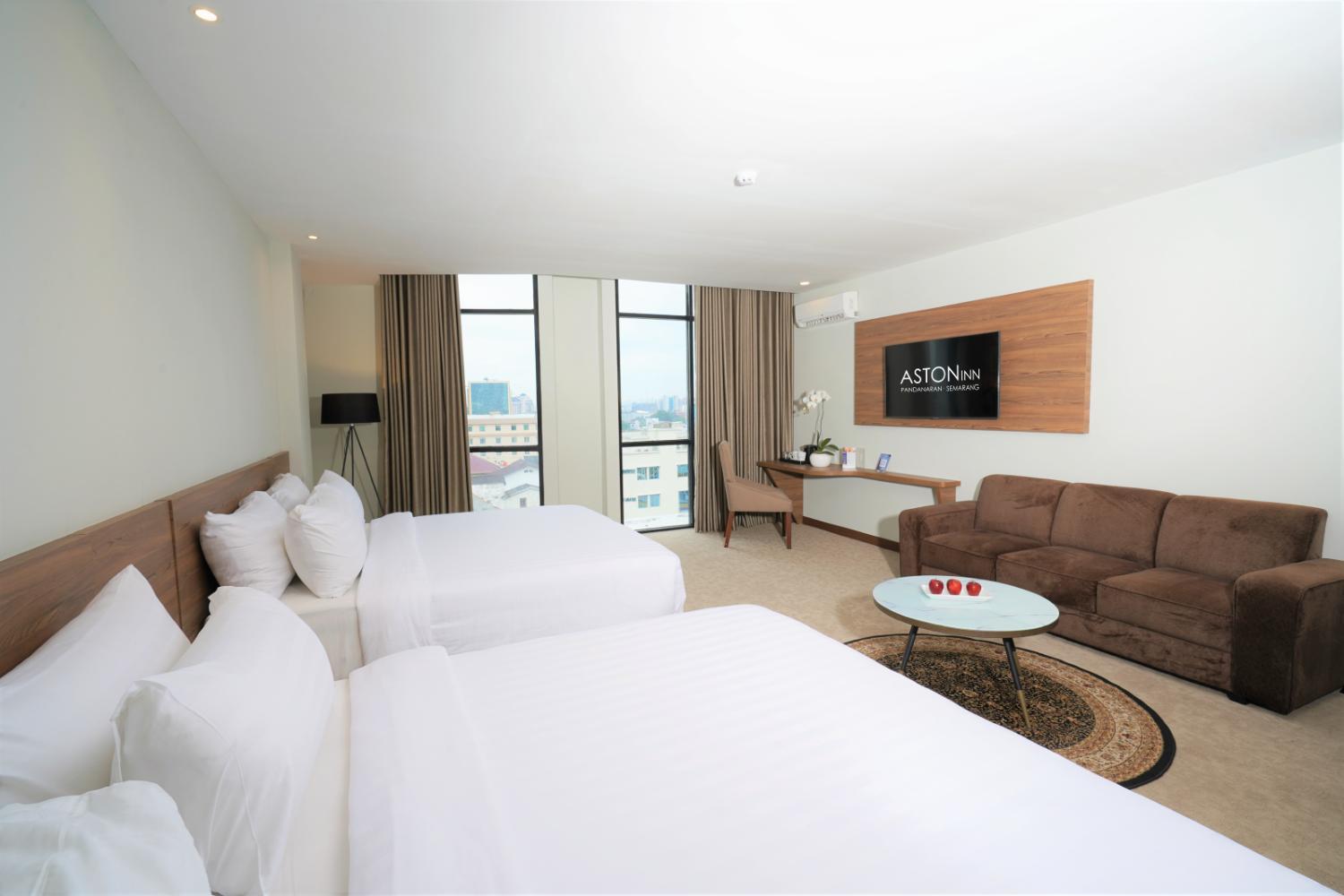 Aston Inn Pandanaran Semarang Exterior foto